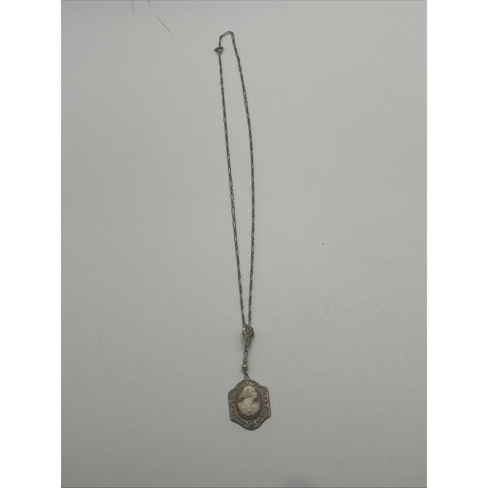 Vintage 14K Yellow Gold Shell Cameo Pendant Necklace 15” Chain 4 Grams